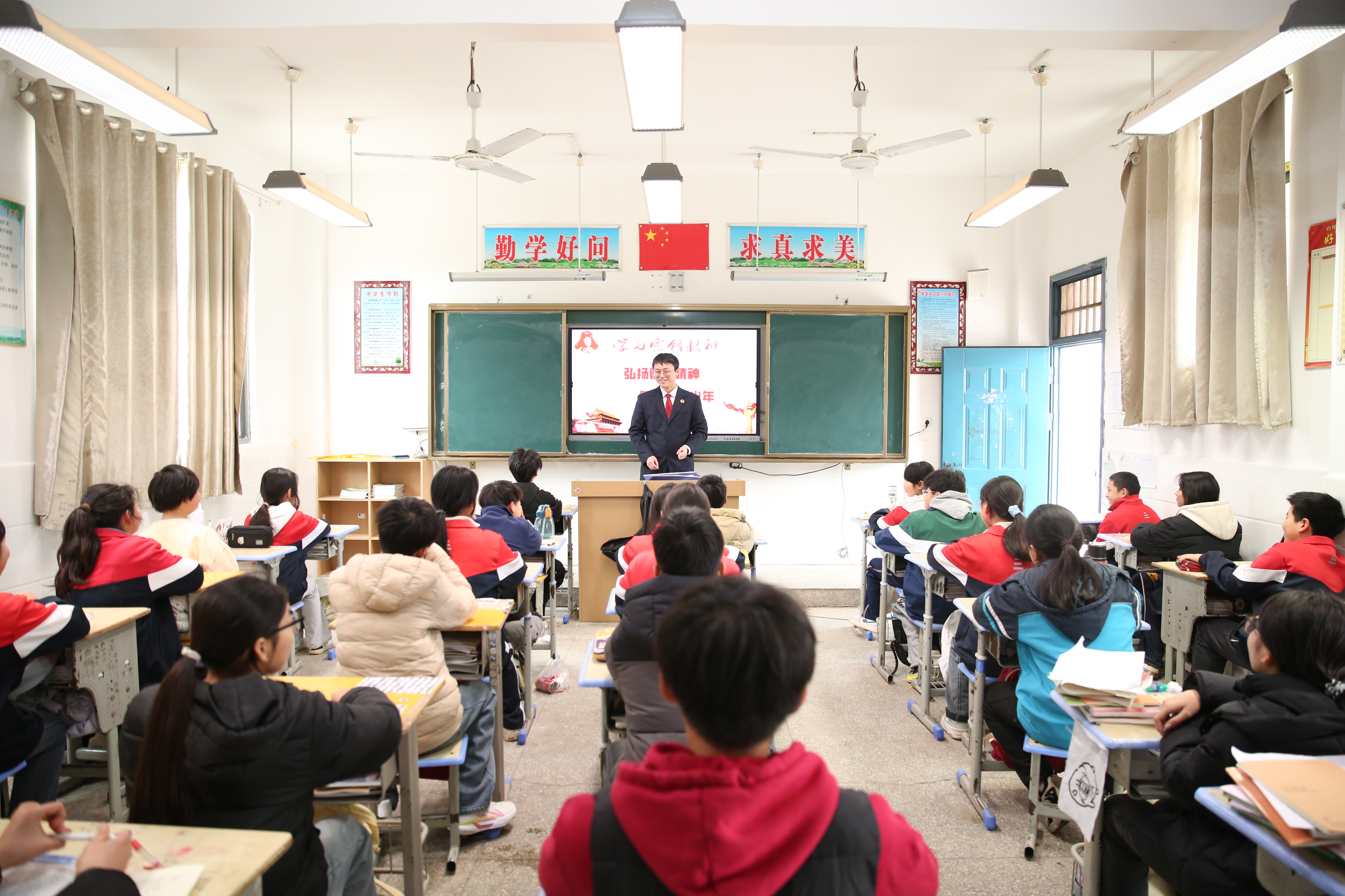 �����ؼ��Ժ��չѧ�׷����������ϵ�л